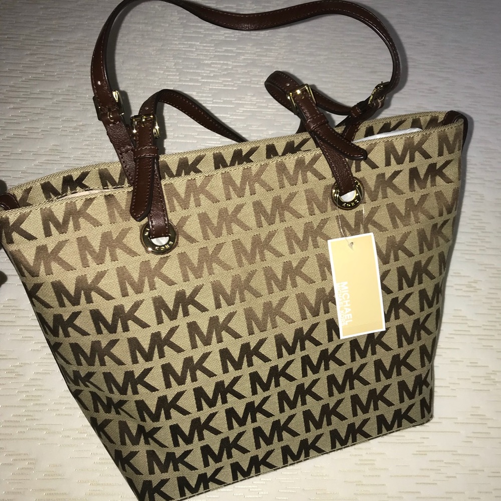 Michael Kors MK Signature Logo Jet Set NWT
